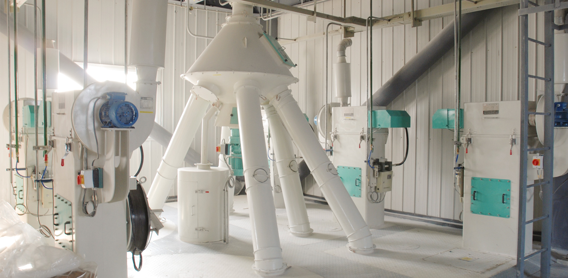 华饲特美 专注畜禽营养定制，引领饲料与有机肥料研发新风尚